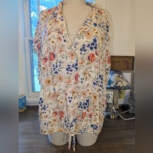 Torrid Cream Blouse Relaxed 3/4 Sleeve Notched Collar